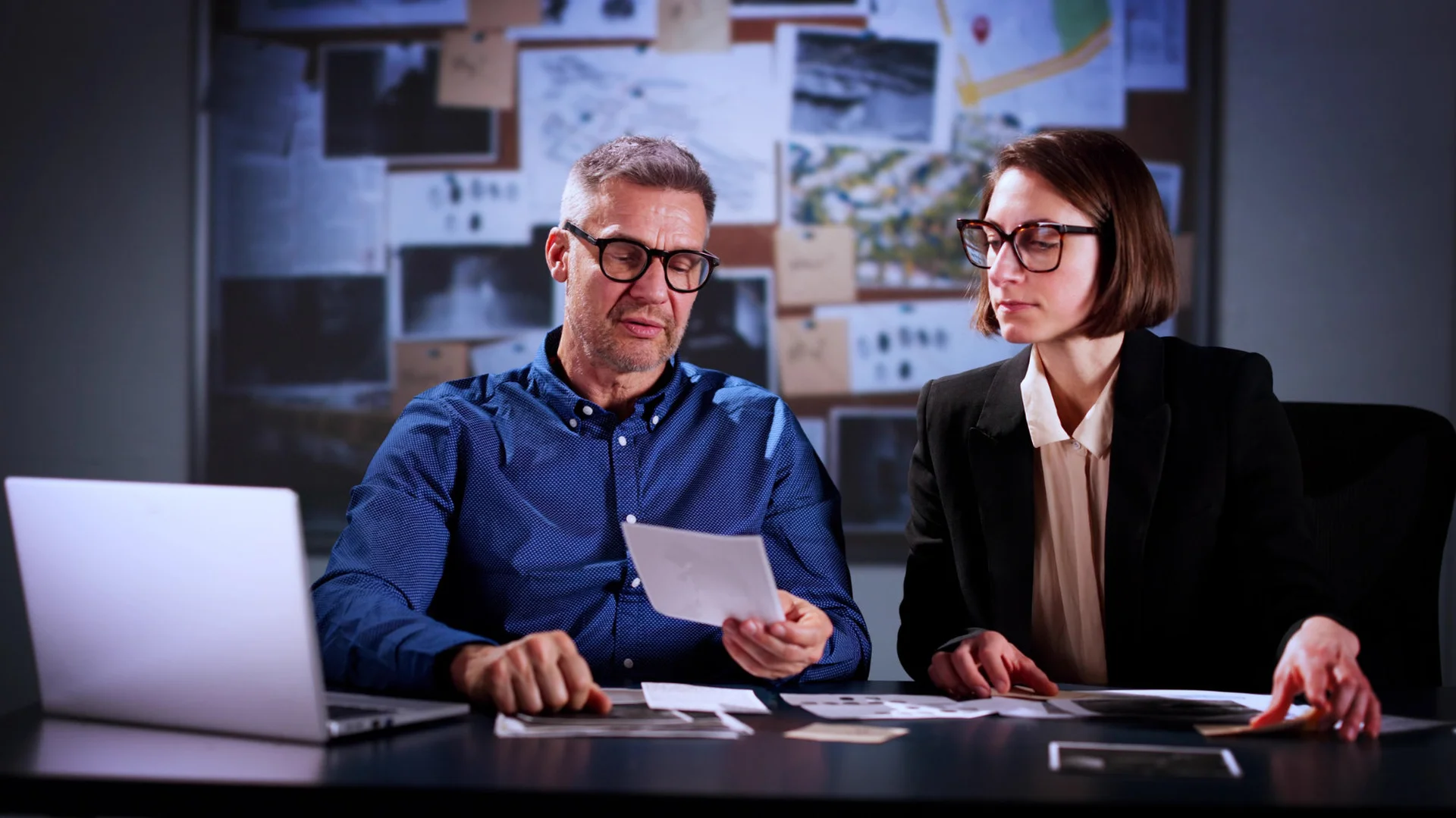 Male Versus Female Sleuths