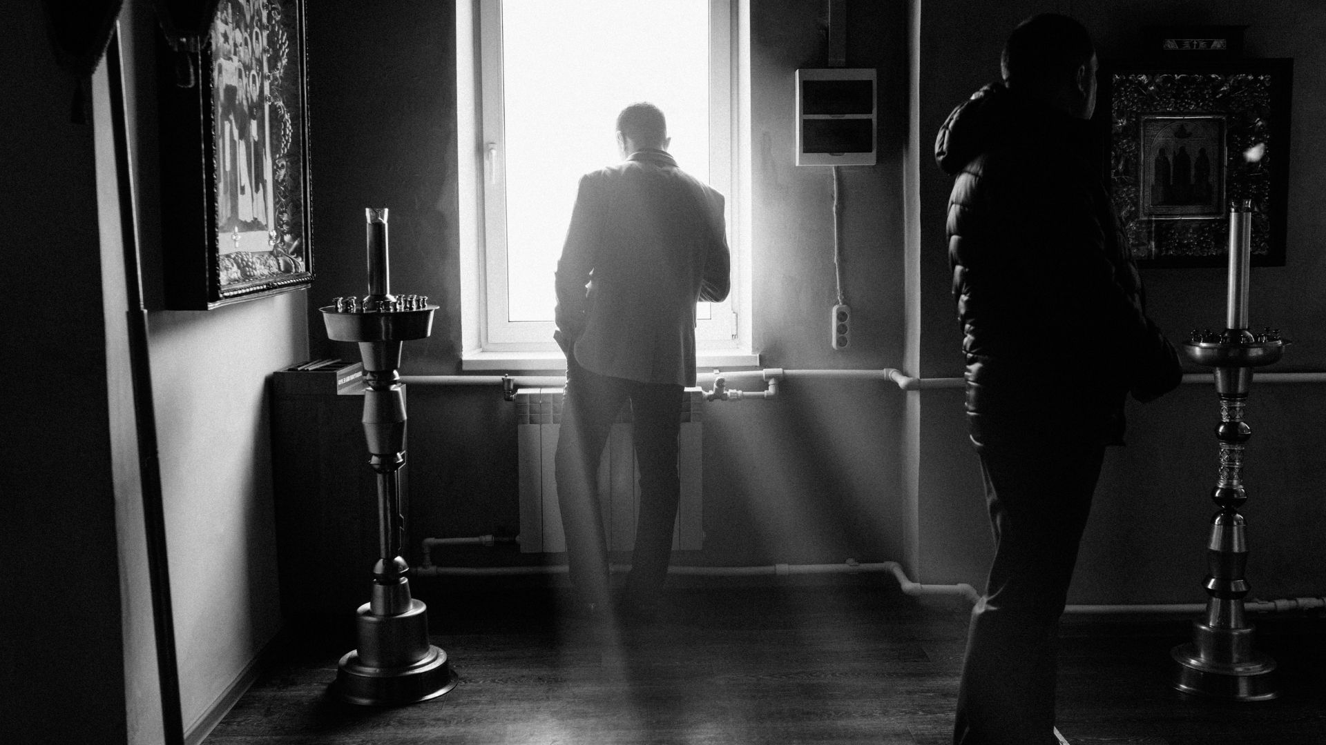 Struggling to Live in a Doomed World: The Men and Women of Classic Film Noir